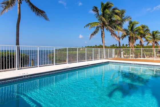 Fisher Inn Resort & Marina: Pool & Spa Day Pass Islamorada | ResortPass
